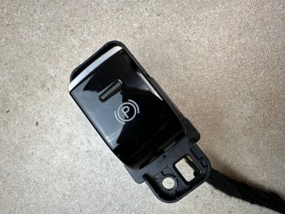 кнопка ручного тормоза (ручника) Alfa Romeo 2021, 2.1 л., дизель, АКПП, чёрный, внедорожник 5 дв., полный привод, 01561506080