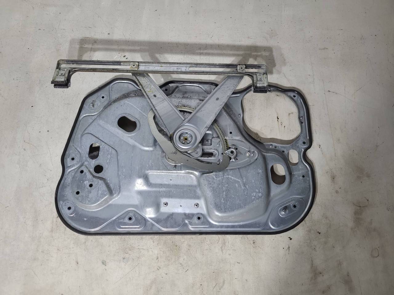 стеклоподъемник передний левый Ford C-Max 1 поколение 2005, 1.6 л., HWDA, бензин, 5МКПП, серебристый, универсал, передний привод, 3M51R23201BC, 3M51R203A29BL - фото №1