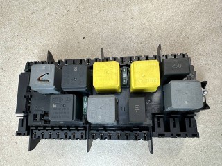 блок предохранителей Mercedes-Benz GLE W166 2018, 2.2 л., дизель, АКПП, черный, внедорожник 5 дв., правый руль, A1669068201