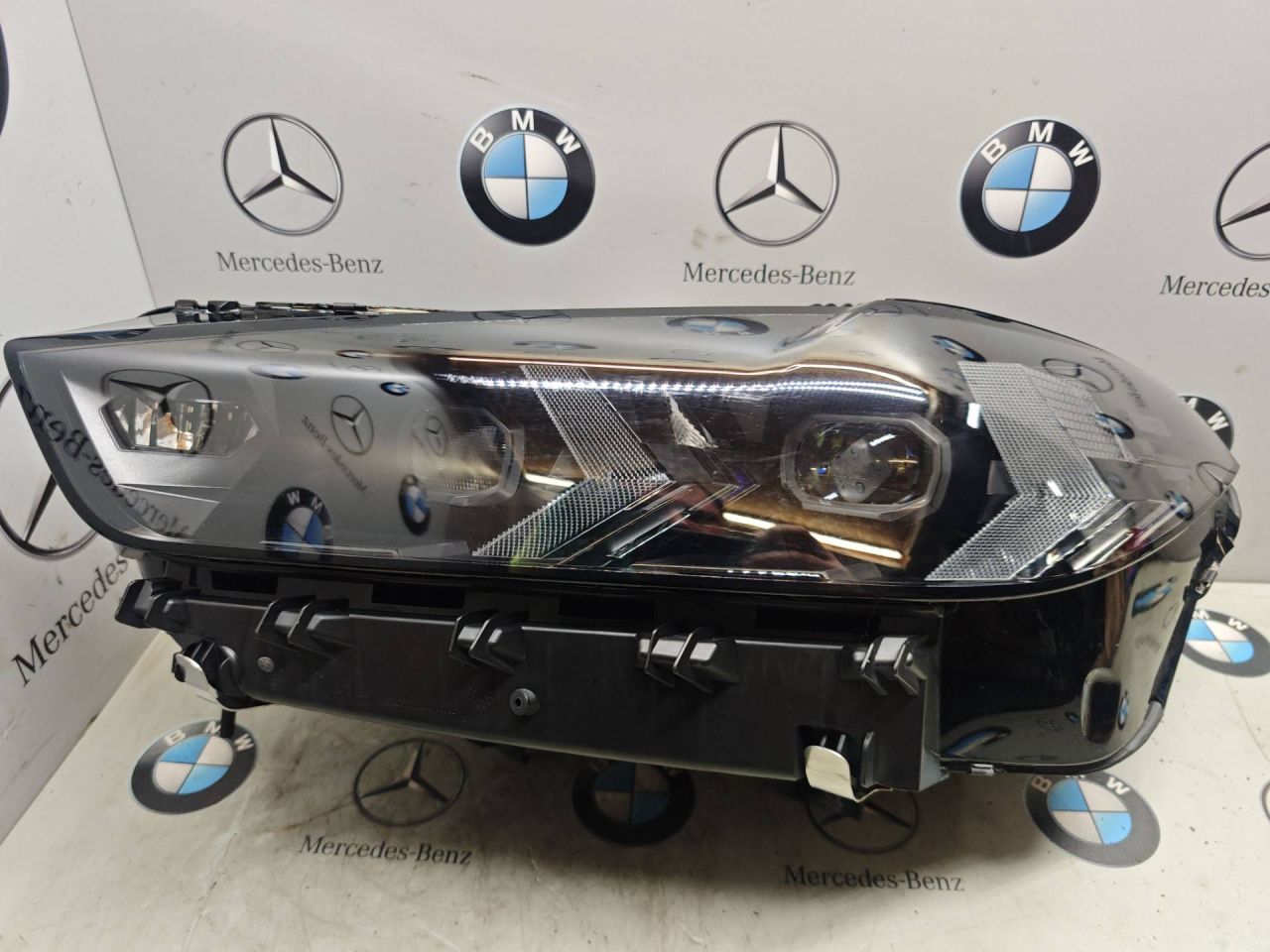 фара левая BMW 2025, 3.0 л., бензин, 5A8E117 - фото №1
