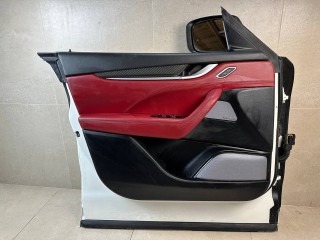 обшивка двери передняя левая Maserati Levante 1 поколение 2017, 3.0 л., бензин, АКПП, белый, внедорожник 5 дв., полный привод