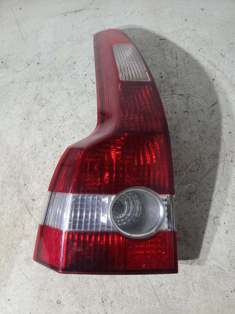 фонарь задний левый Volvo V50 1 поколение 2005, 2.0 л., D 4204 T, дизель, 6МКПП, серебристый, универсал, передний привод - фото №1