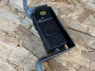 Балансир крышки багажника Lexus NX 1 поколение [рестайлинг] 2020, 2.5 л., гибрид, красный, полный привод, правый руль, 6737278010