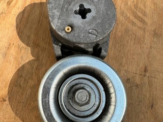 натяжитель Lexus NX 1 поколение [рестайлинг] 2020, 2.5 л., гибрид, красный, полный привод, правый руль, 1662036013