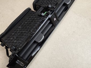 дефлектор обдува салона Land Rover Range Rover Evoque L551 2020, 2.0 л., бензин, АКПП, белый, внедорожник 5 дв., полный привод, правый руль, K8D2014L21