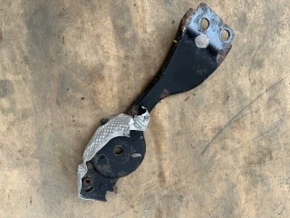 Кронштейн балки Land Rover Range Rover Evoque L551 2020, 2.0 л., бензин, АКПП, белый, внедорожник 5 дв., полный привод, правый руль, J9C35A364AF