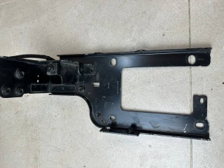 кронштейн радиатора Land Rover Range Rover Evoque L551 2020, 2.0 л., бензин, АКПП, белый, внедорожник 5 дв., полный привод, правый руль, K8D28227AD