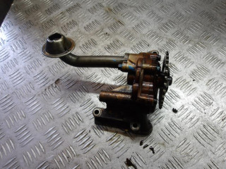 насос масляный Volkswagen Golf 3 поколение 1999, 1.8 л., бензин, 06A115105