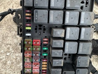 блок предохранителей Maserati Levante 1 поколение 2017, 3.0 л., A630HP, дизель, АКПП, blue, внедорожник 5 дв., полный привод, правый руль, 670035211