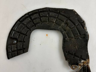 защитный кожух тормозного механизма Maserati Levante 1 поколение 2017, 3.0 л., A630HP, дизель, АКПП, blue, внедорожник 5 дв., полный привод, правый руль, 675000067