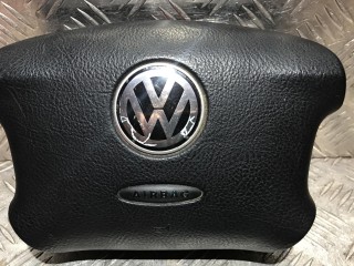 подушка безопасности водителя Volkswagen Passat B5 [рестайлинг] 2003, 2.8 л., бензин, МКПП, седан, 3B0880201M