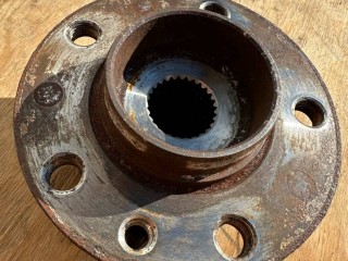 ступица задняя Alfa Romeo 2017, 2.0 л., бензин, АКПП, серый, полный привод, 50533570