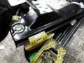 стеклоподъемник электрический передний правый Ford Focus 3 поколение 2013, 1.6 л., дизель, МКПП, универсал, BM51A23200AD - фото №2