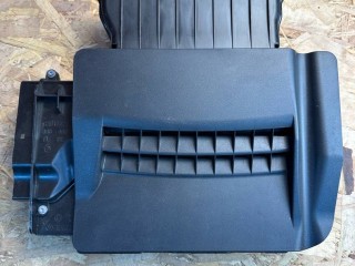 воздуховод (дефлектор) радиатора Mercedes-Benz CLS-Класс C218 [рестайлинг] 2016, 3.0 л., OM 642.852, дизель, АКПП, белый 799, седан, задний привод, правый руль, A2228303300, CZ017410-0680