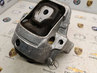 подушка крепления двигателя Porsche 2022, 2.0 л., бензин, АКПП, 8R0199381