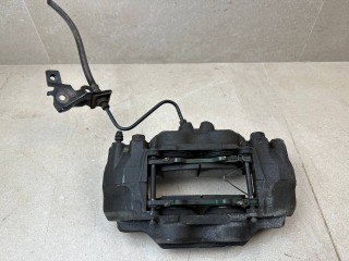 суппорт передний левый Toyota 2023, 2.8 л., 1GD-FTV, дизель, АКПП, чёрный, пикап, полный привод, правый руль, 477500K350