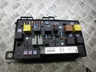 блок предохранителей Opel Astra H 2005, 1.9 л., дизель, МКПП, универсал, 13206754