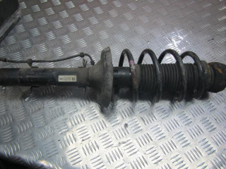 стойка передняя правая Volkswagen Golf 3 поколение 2000