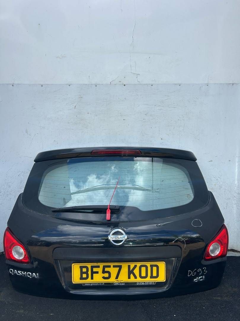 крышка багажника (дверь 3-5) Nissan Qashqai 1 поколение 2007, 1.5 л., дизель, 6МКПП, внедорожник 5 дв. - фото №1