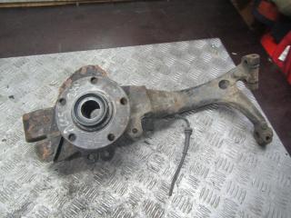 ступица передняя левая Audi A6 4B/C5 2000, 2.4 л., бензин, 8D0407257T