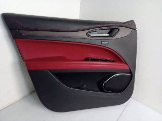 обшивка двери передняя левая Alfa Romeo Stelvio 1 поколение 2018, 2.1 л., дизель, АКПП, 156197042, 156197062, 171380362, 55015107
