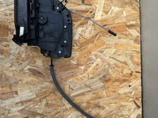 замок двери передней правой BMW X5 F15 2015, 7281936