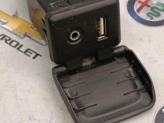 разъем AUX / USB Chevrolet Cruze 2 поколение 2018, 1.4 л., бензин, седан, 84333024