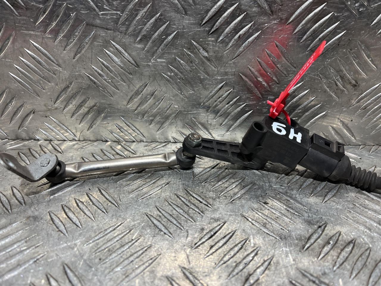 датчик дорожного просвета Audi A6 4G/C7 2013, 2.8 л., CHVA, бензин, АКПП, седан, полный привод, 1T0907503A - фото №1