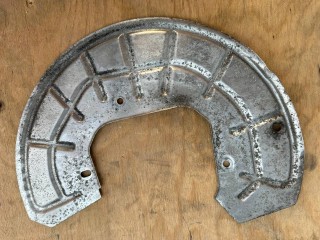 защитный кожух тормозного механизма Alfa Romeo Stelvio 1 поколение 2018, 2.0 л., АКПП, серый, внедорожник 5 дв., полный привод