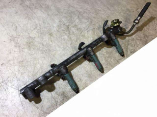 топливная рампа Toyota Previa 2 поколение XR30 2001, 2.4 л., бензин, 2325028020