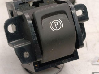 кнопка ручного тормоза (ручника) Chevrolet TrailBlazer 3 поколение 2023, 1.3 л., бензин, 22894663