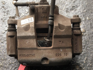 суппорт передний правый Chevrolet Equinox 3 поколение 2019, 1.5 л., бензин, АКПП, внедорожник 5 дв., полный привод