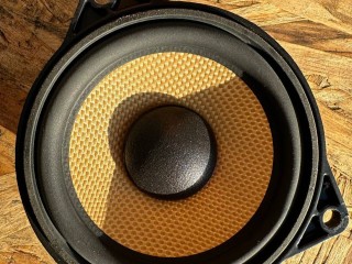 динамик высокочастотный (пищалка) Maserati Levante 1 поколение 2017, 3.0 л., бензин, АКПП, белый, внедорожник 5 дв., полный привод, 670002145