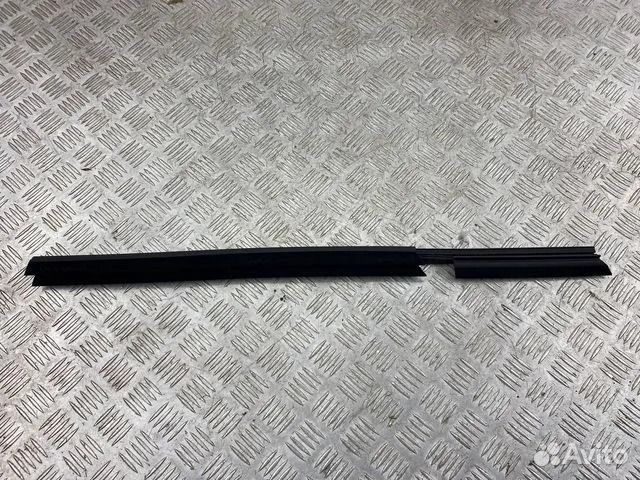 Уплотнитель стекла BMW X3 G01 (2017 - 2026), 51357393430 - фото №1
