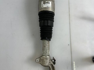 амортизатор подвески Maserati Levante 1 поколение 2017, 3.0 л., A630HP, дизель, АКПП, blue, внедорожник 5 дв., полный привод, правый руль, 670037437