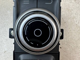 джойстик управления мультимедиа Maserati Levante 1 поколение 2017, 3.0 л., бензин, АКПП, белый, внедорожник 5 дв., полный привод, 670087463