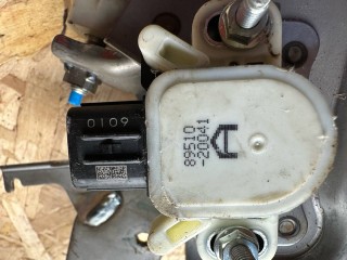 Датчик педали тормоза (лягушка) Lexus RX 4 поколение [рестайлинг] 2020, 3.5 л., гибрид, вариатор, красный, полный привод, правый руль, 89510-20041