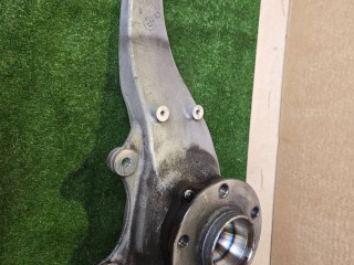 кулак поворотный правый BMW 2016, бензин, АКПП, белый, задний привод, 31216775770