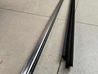 уплотнитель двери Infiniti QX60 L50 2014, 3.5 л., VQ35DE, бензин, АКПП, чёрный, внедорожник 5 дв., полный привод, 808341LA0A