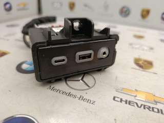 разъем AUX / USB Chevrolet TrailBlazer 3 поколение 2023, 1.2 л., бензин, 13529867