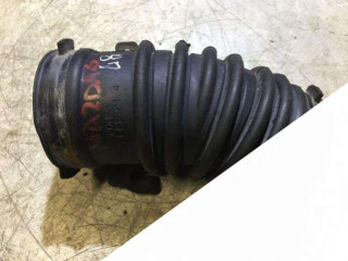 патрубок воздушного фильтра Mazda 6 GG [рестайлинг] 2005, 1.8 л., бензин, L813132214