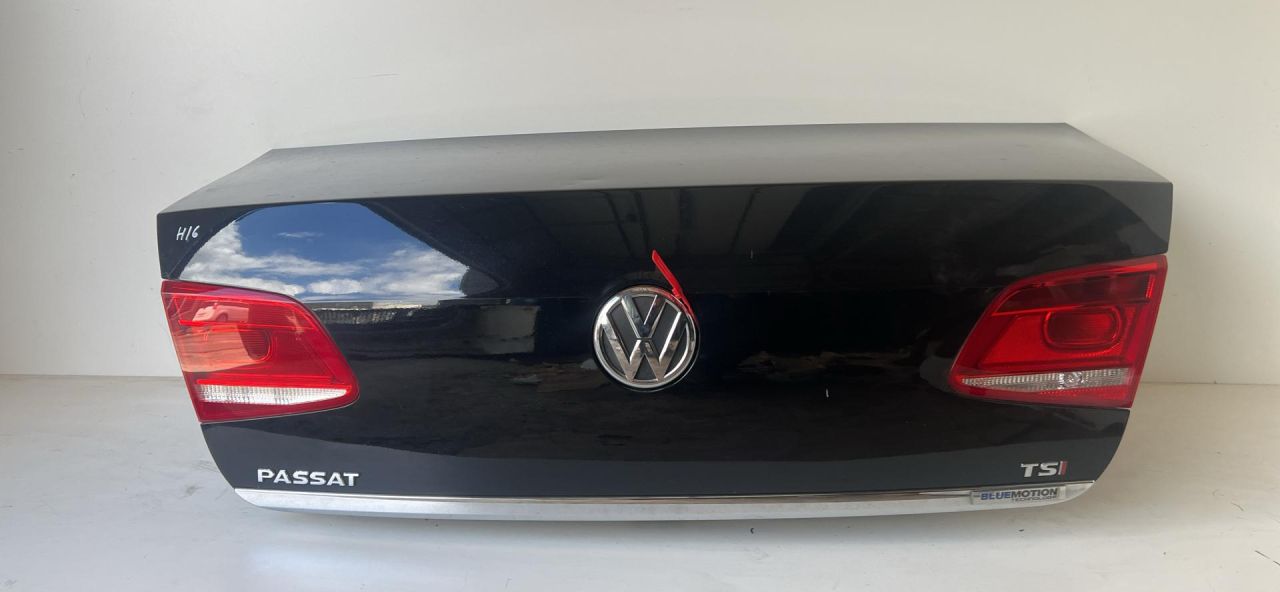крышка багажника (дверь 3-5) Volkswagen Passat B7 2014, 1.4 л., CAXA, бензин, АКПП, седан, 3AE827025 - фото №1