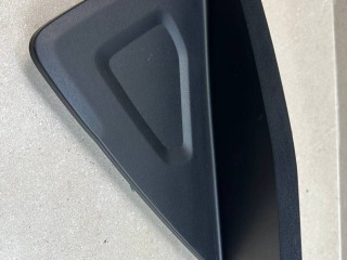 накладка на торпедо (консоль) Land Rover Range Rover Evoque L551 2020, 2.0 л., бензин, АКПП, белый, внедорожник 5 дв., полный привод, правый руль, K8D204480A