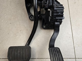 узел педальный (блок педалей) Tesla 2022, электро, белый, полный привод, 1044691-00