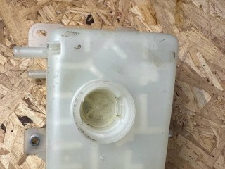 бачок тормозной жидкости Lexus RX 4 поколение [рестайлинг] 2020, 3.5 л., гибрид, вариатор, красный, полный привод, правый руль, 4722048271