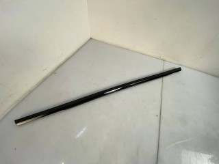 молдинг двери передней правой Land Rover Range Rover Sport 2 поколение [рестайлинг] 2020, 3.0 л., 306DT, дизель, АКПП, rhodium silver (1ac), внедорожник 5 дв., полный привод, правый руль, LR043750, DK6221452AA