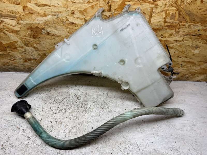 бачок омывателя BMW X1 E84 2010, 2.0 л., дизель, 61667075099, 7068998, 67127199567 - фото №1