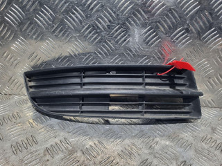 заглушка (решетка) в бампер Volkswagen Touran 1 поколение 2003, 1.9 л., дизель, МКПП, минивэн, 1T0853666
