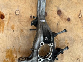 кулак поворотный левый Alfa Romeo Stelvio 1 поколение 2018, 2.1 л., дизель, АКПП, 50541551