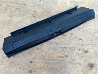 обшивка багажника Alfa Romeo 2017, 2.0 л., бензин, АКПП, серый, полный привод, 156107229